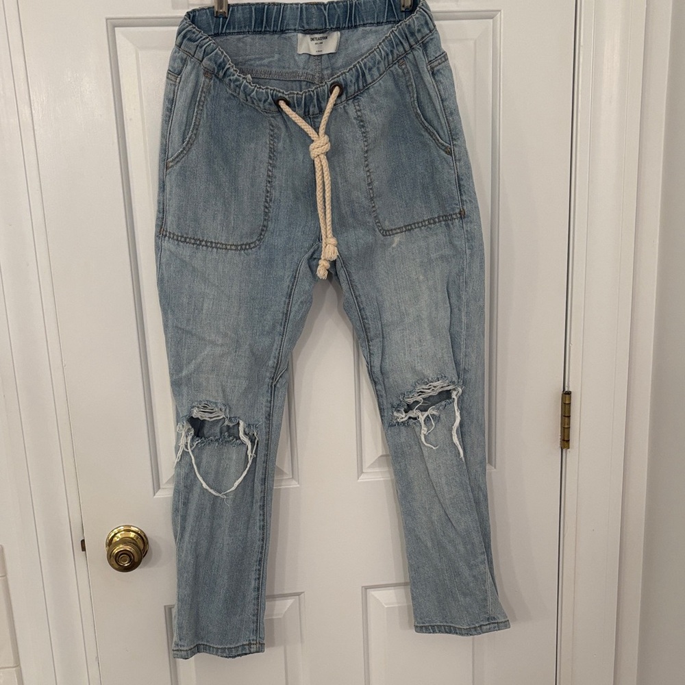 Casual Light Blue Distressed Ankle Jeans